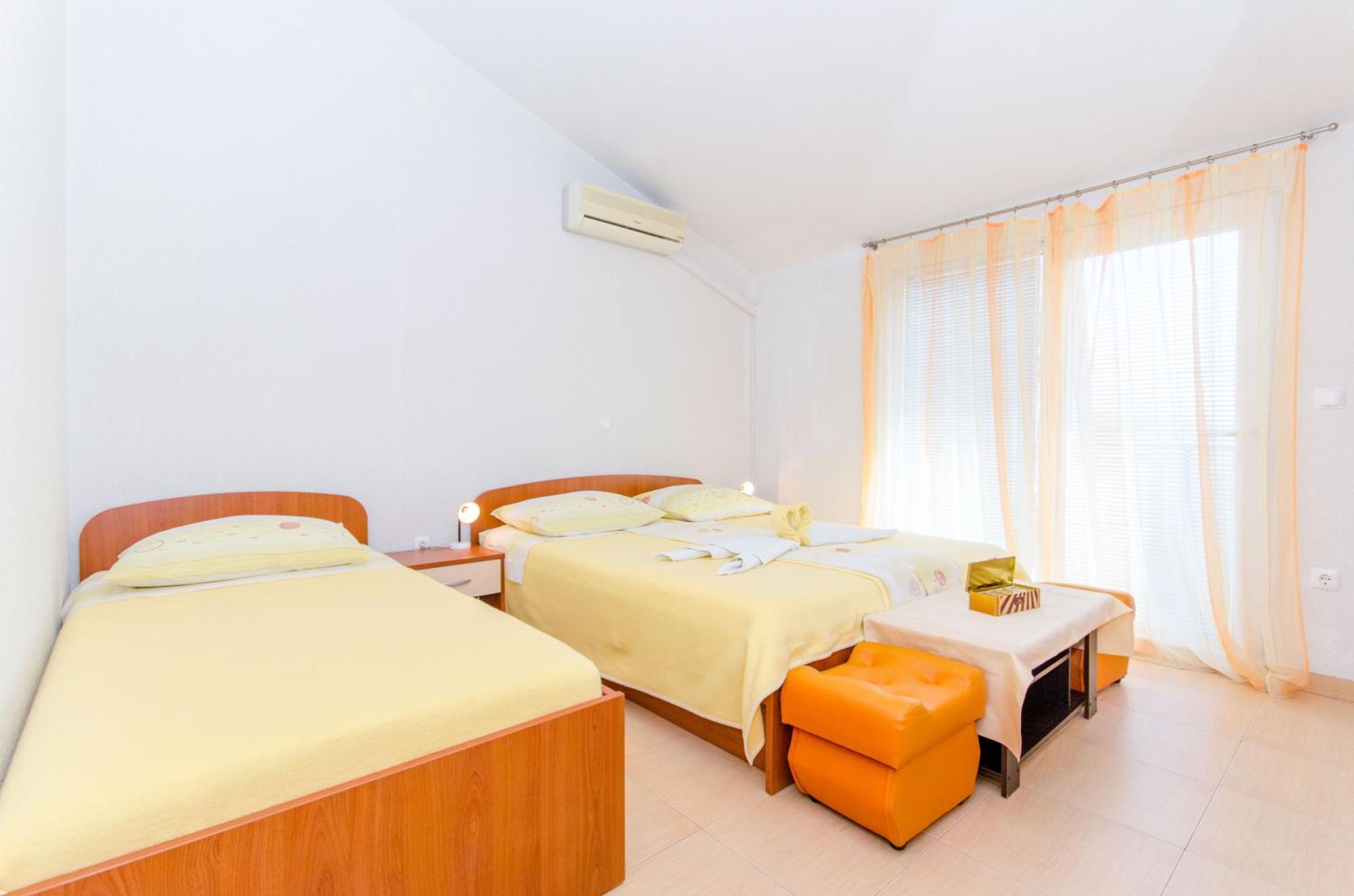 Knezovicapartments Живогошче Экстерьер фото